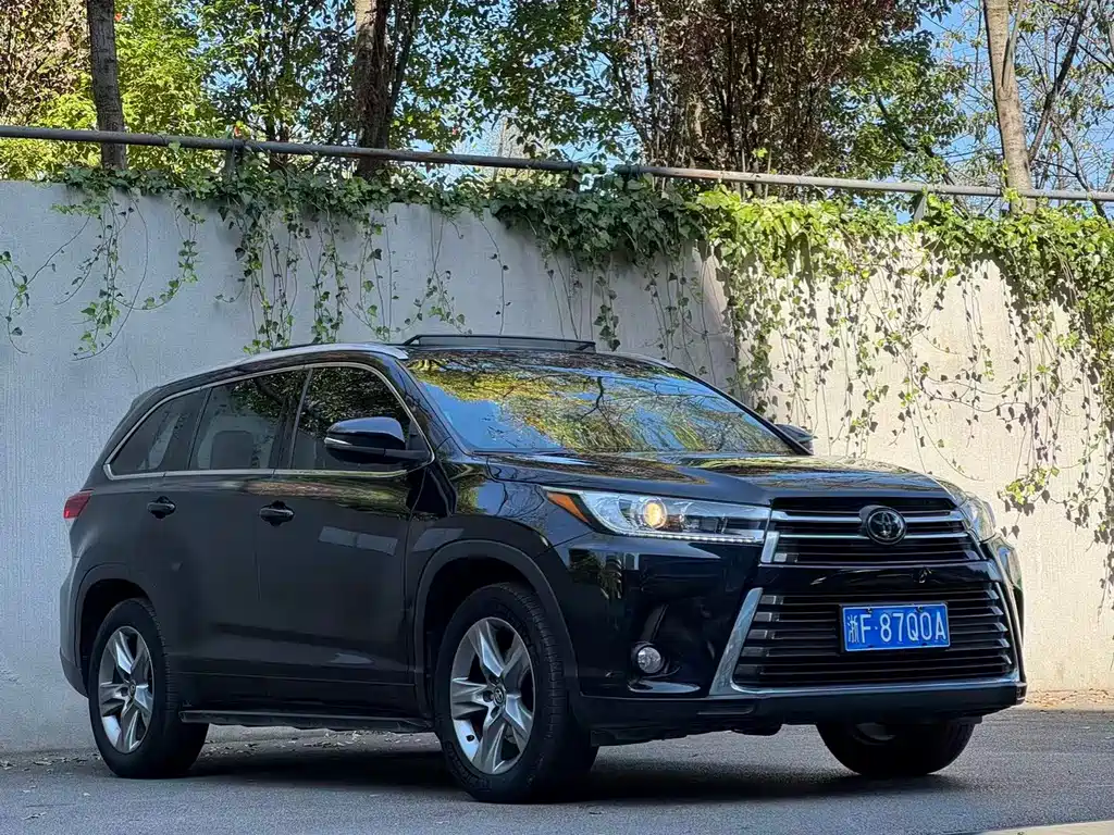 Toyota Highlander — фото 3