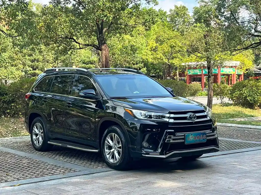 Toyota Highlander — фото 3