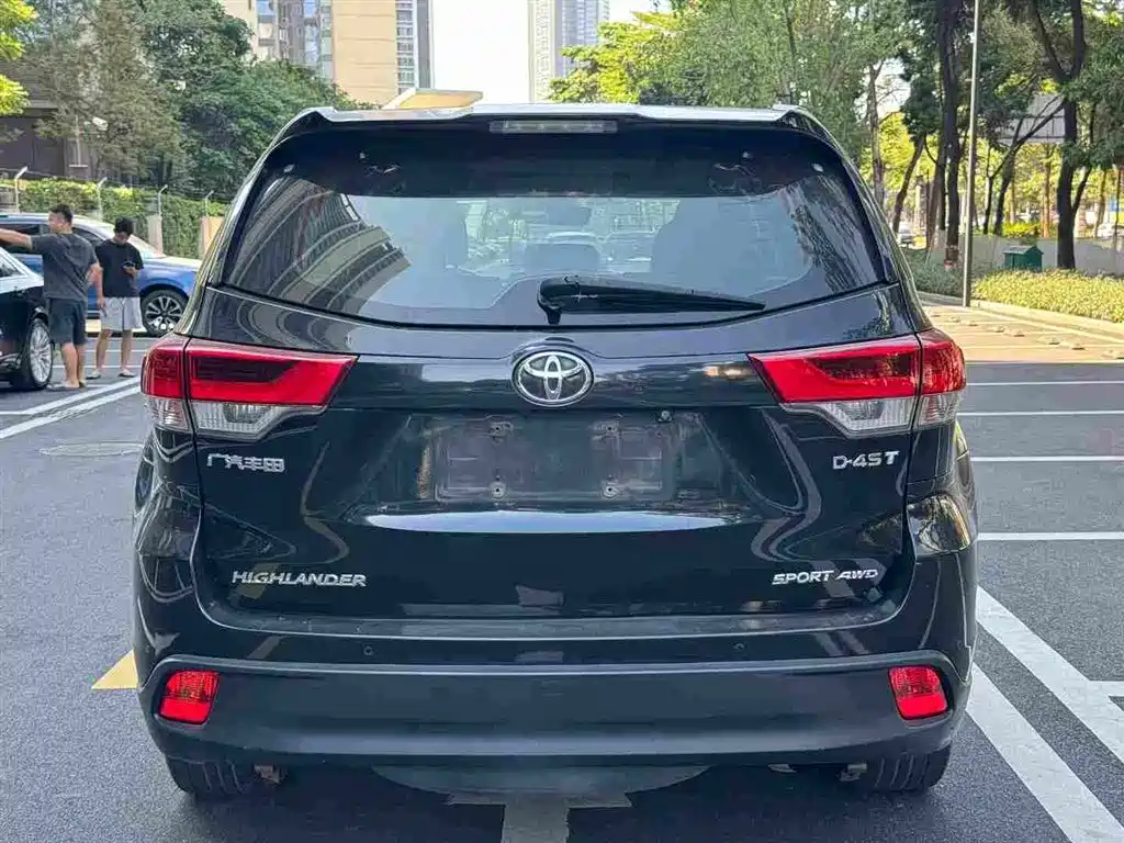 Toyota Highlander — фото 5