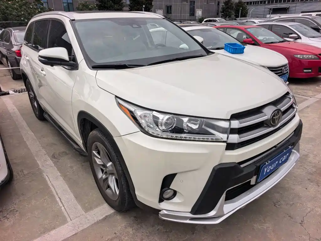 Toyota Highlander — фото 3