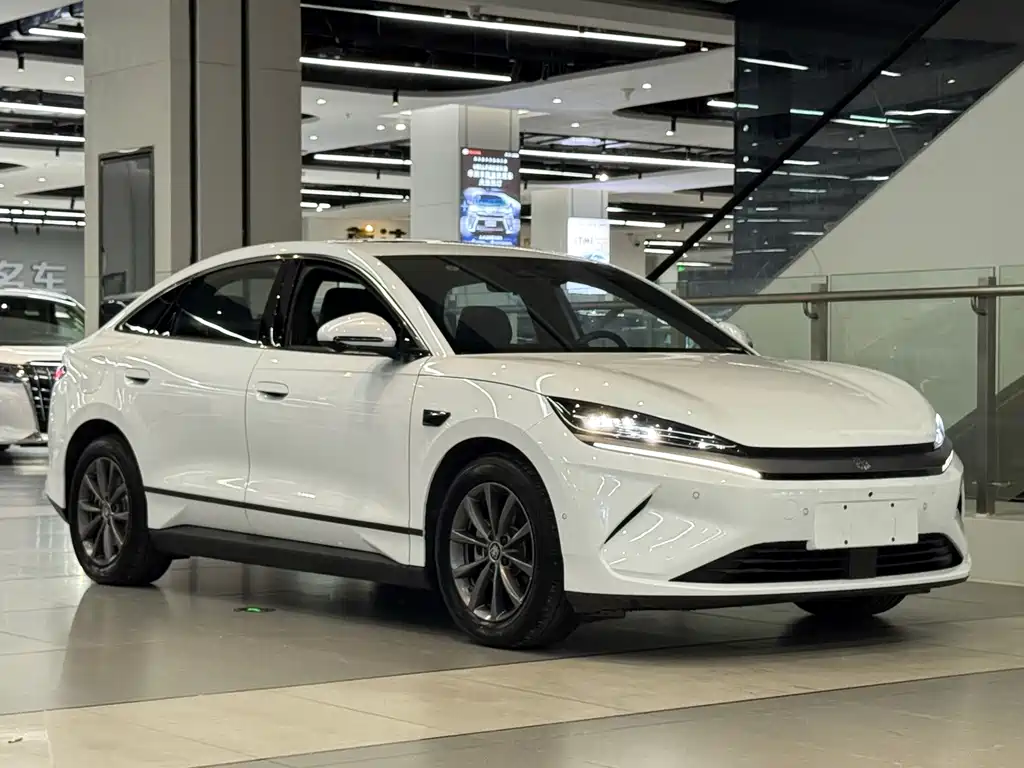 BYD Qin L — фото 3