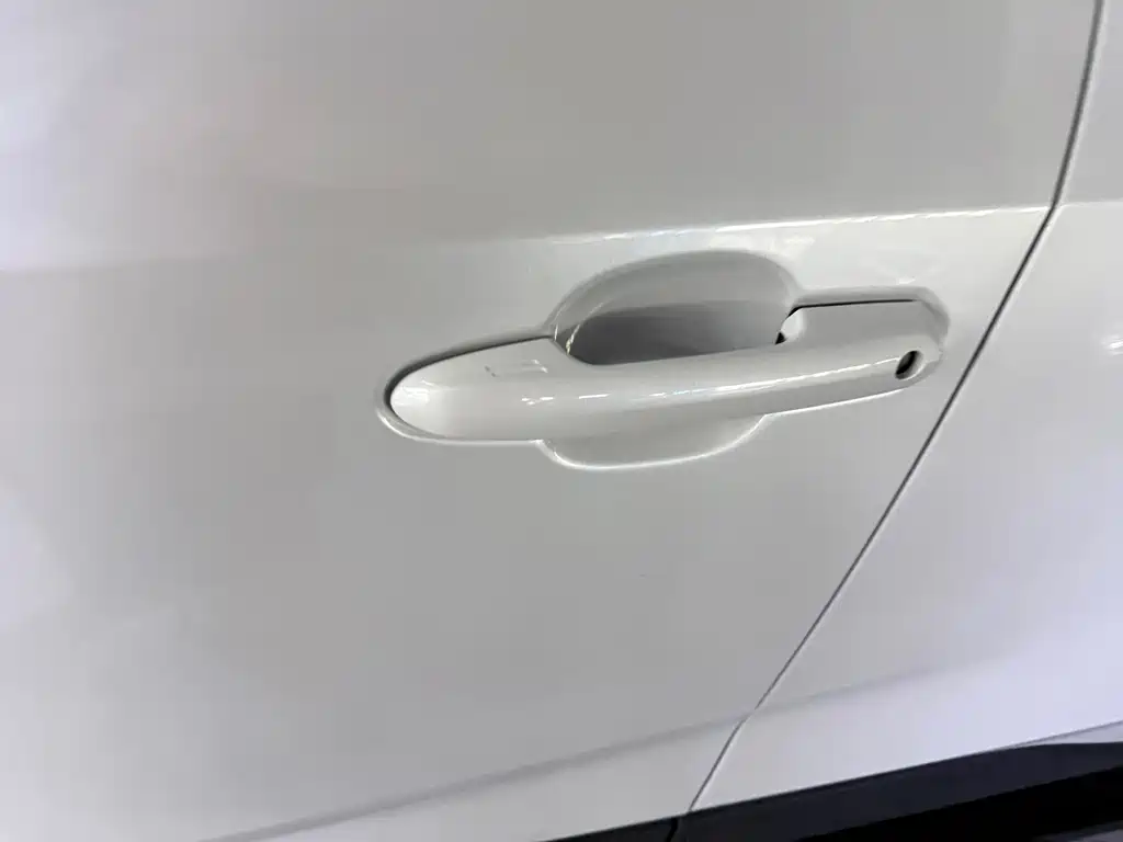 Toyota RAV4 — фото 7
