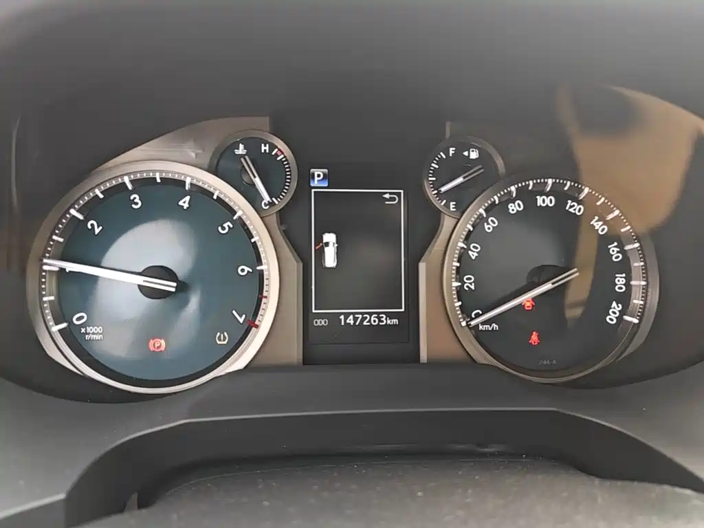 Toyota Prado — фото 11