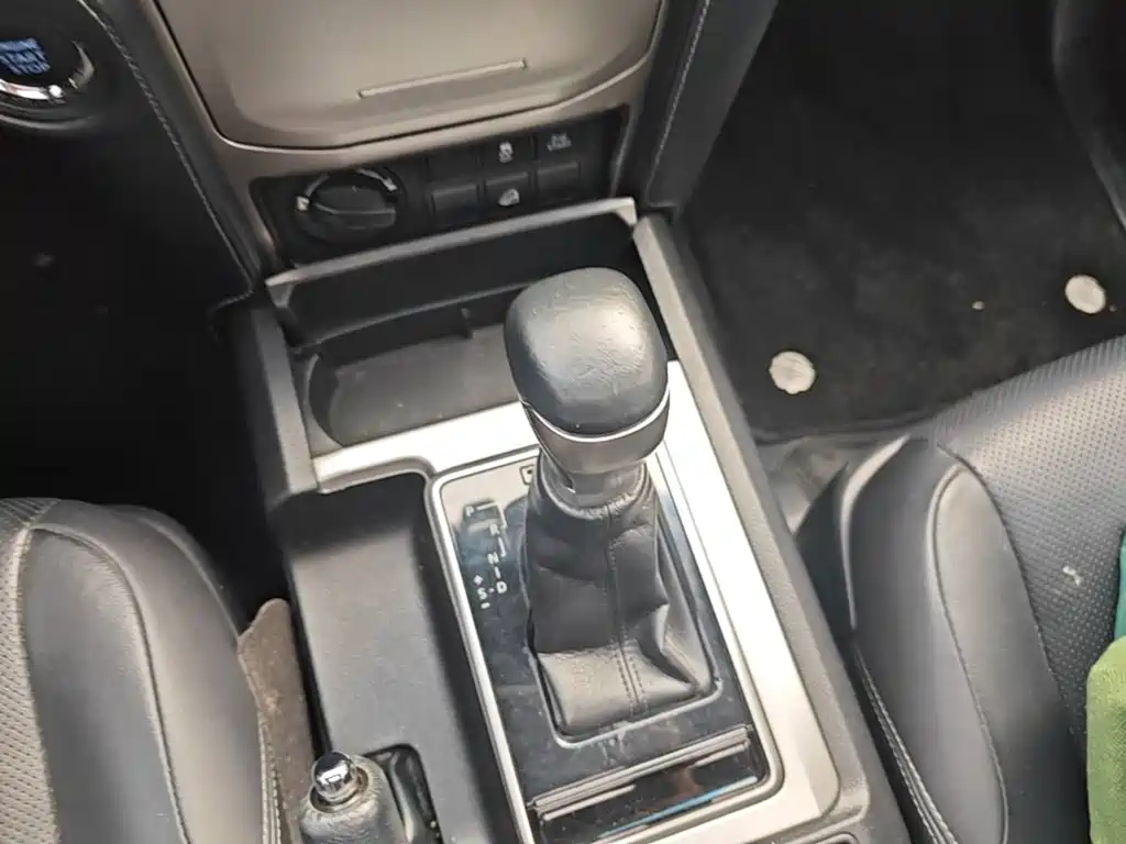Toyota Prado — фото 13