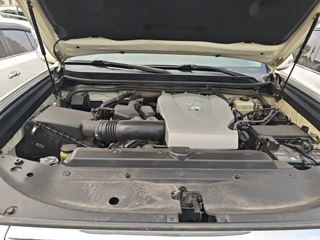 Toyota Prado — фото 19