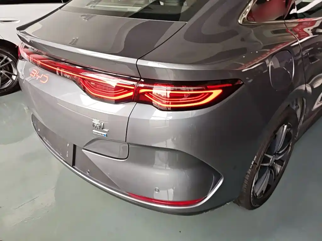 BYD Qin L — фото 8