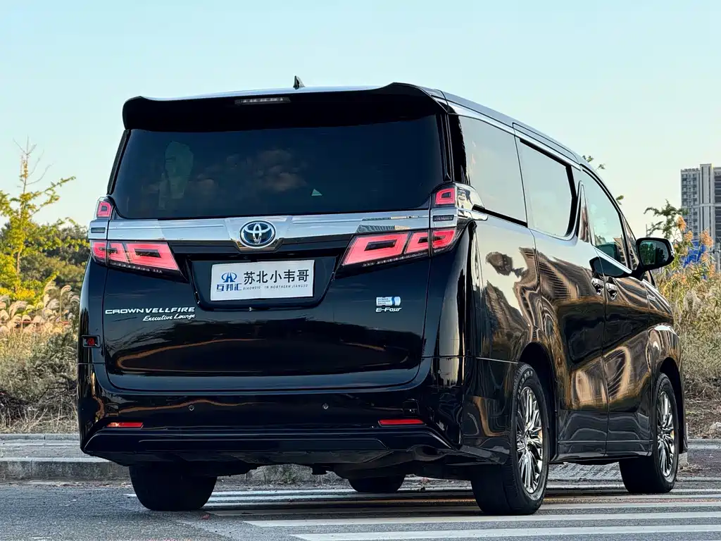 Toyota Vellfire — фото 4