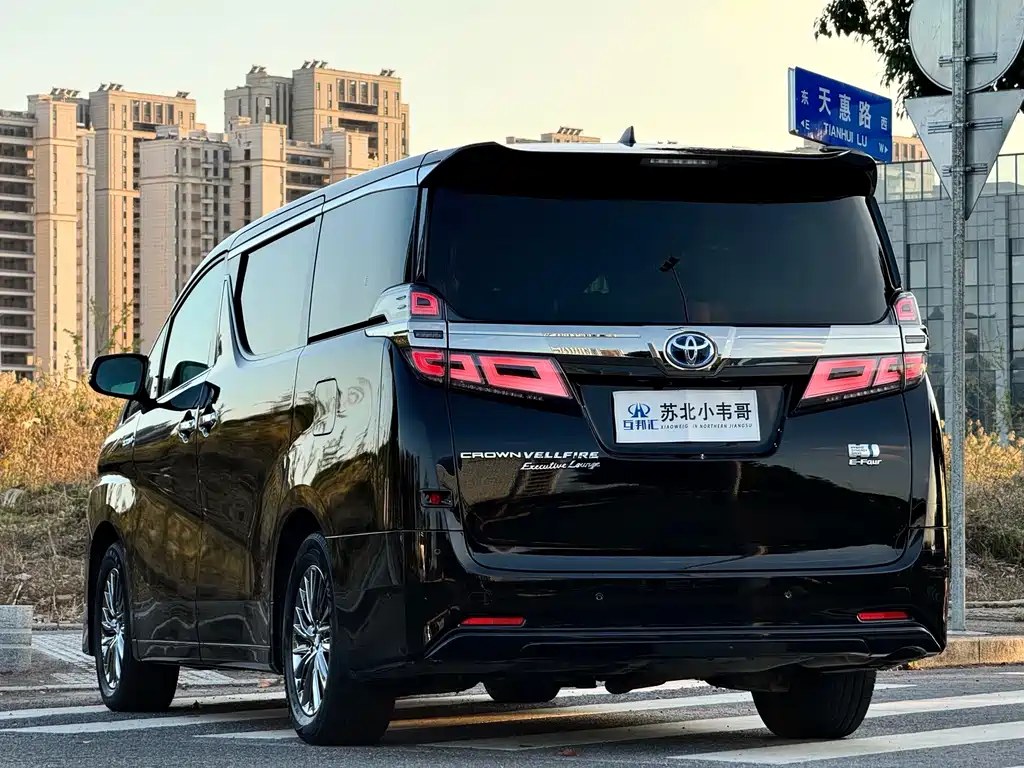 Toyota Vellfire — фото 6