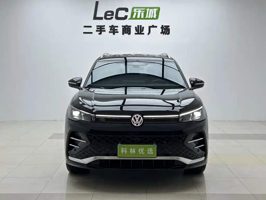 Volkswagen Tiguan L — фото 3