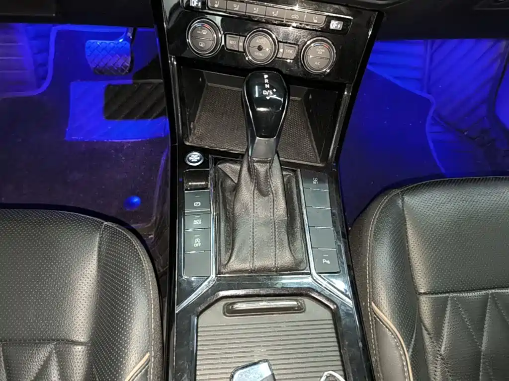 Volkswagen Passat — фото 13