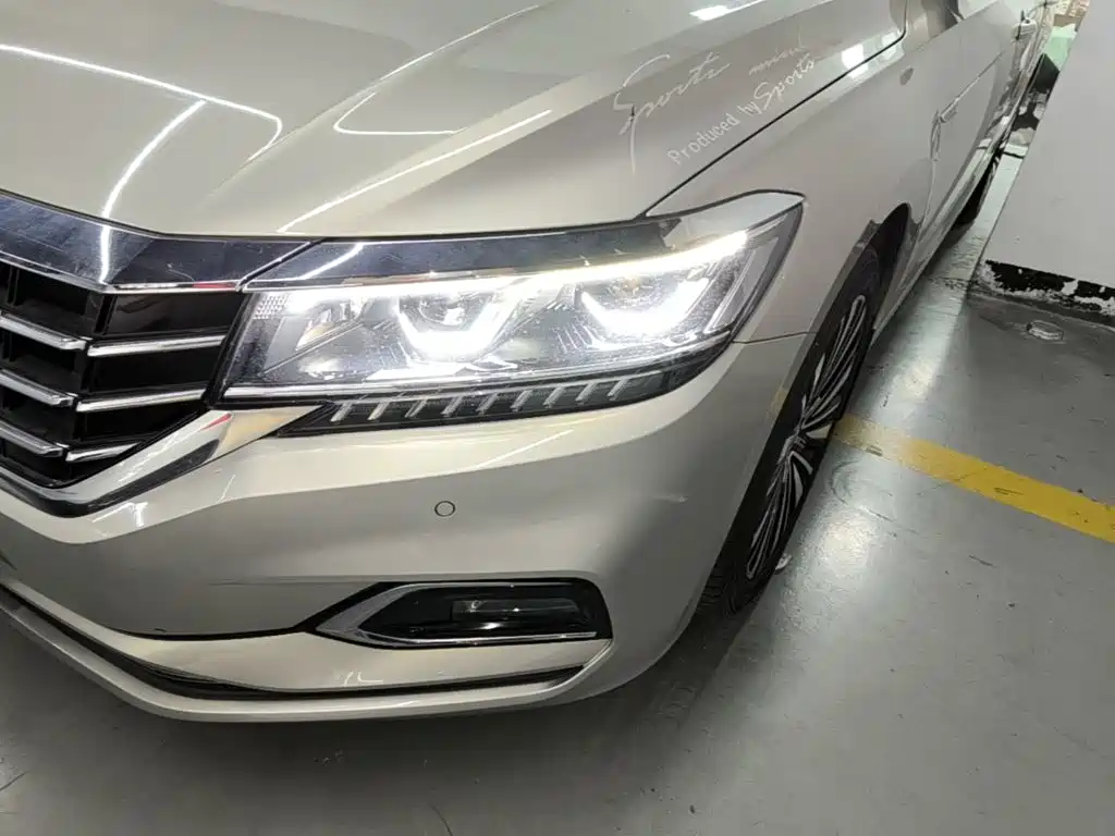 Volkswagen Passat — фото 23