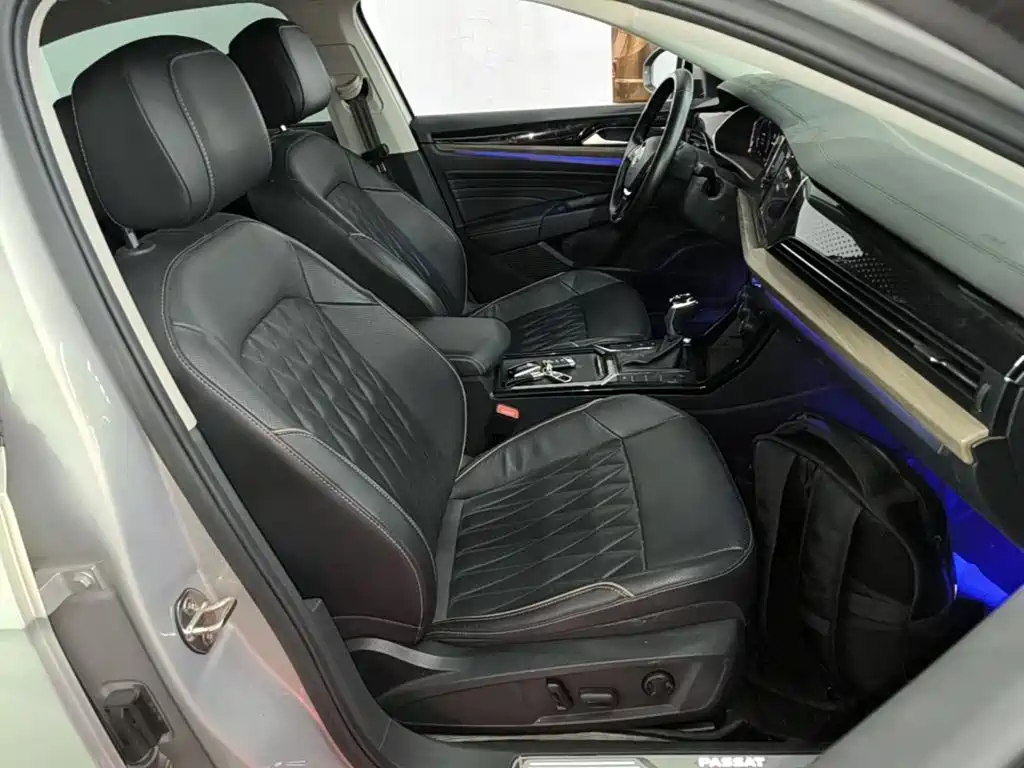 Volkswagen Passat — фото 24