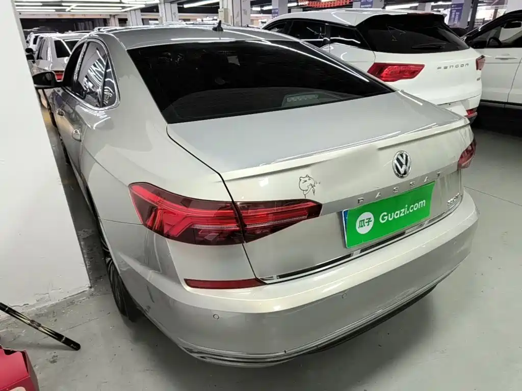 Volkswagen Passat — фото 4
