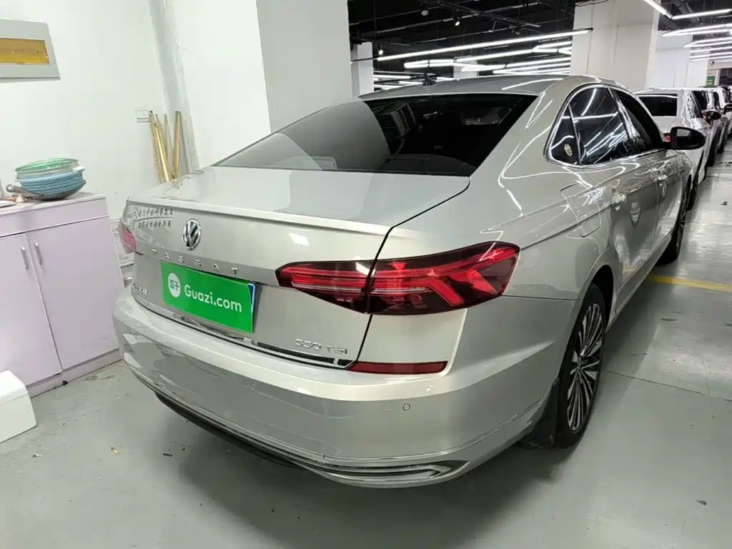 Volkswagen Passat — фото 5