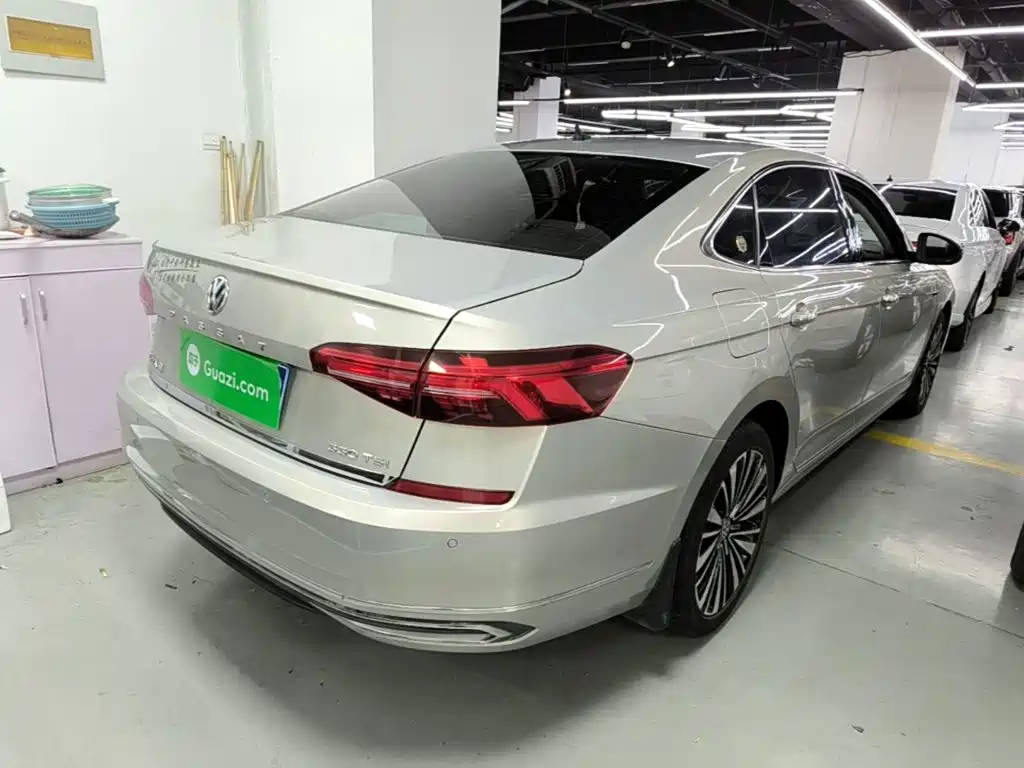 Volkswagen Passat — фото 6