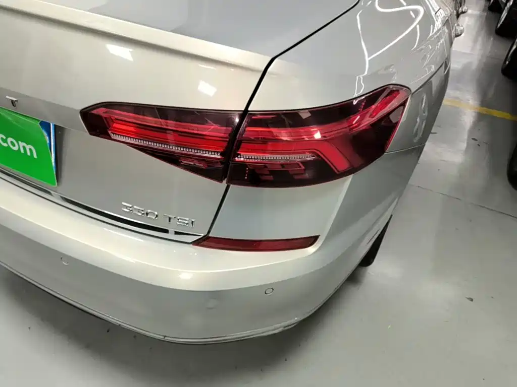 Volkswagen Passat — фото 7