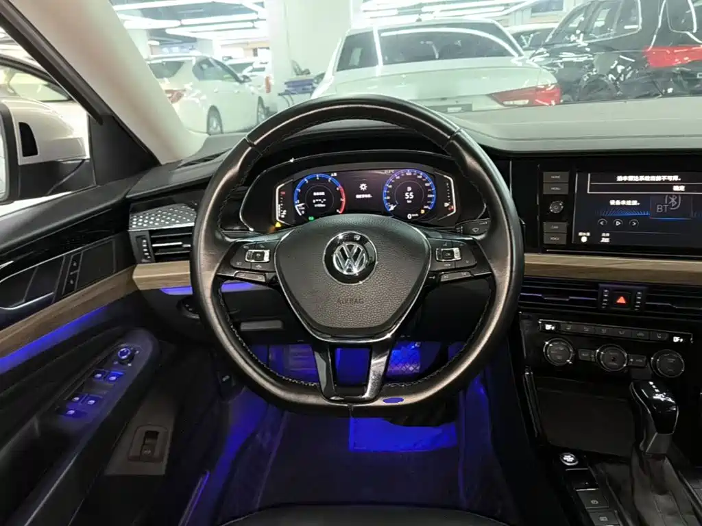 Volkswagen Passat — фото 10