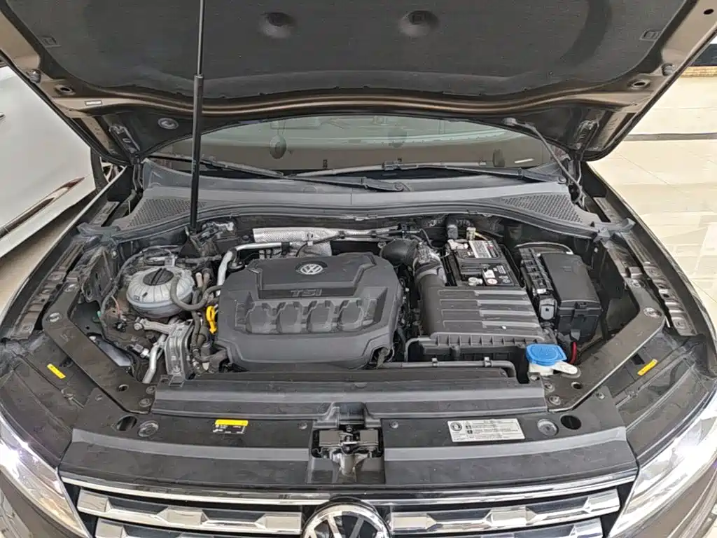 Volkswagen Tiguan L — фото 19