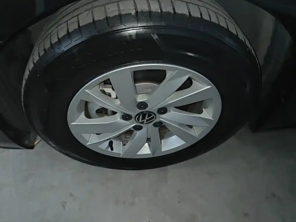 Volkswagen Passat — фото 22