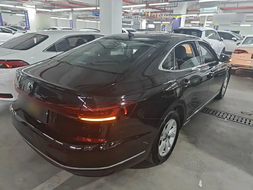Volkswagen Passat — фото 6