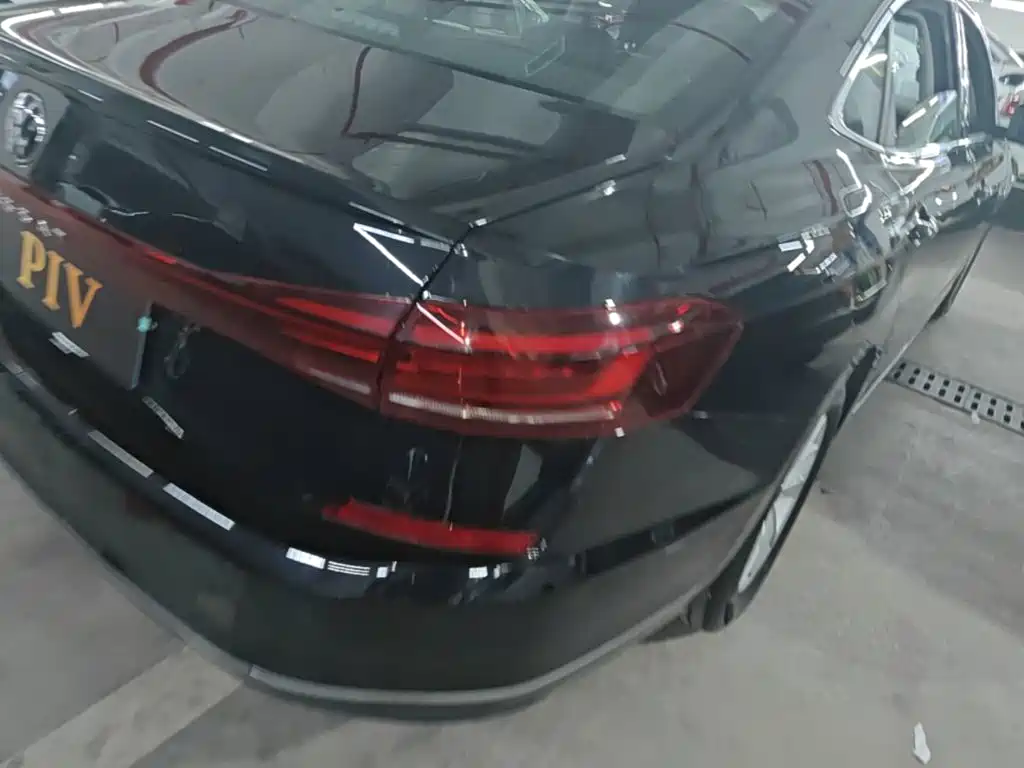 Volkswagen Passat — фото 7
