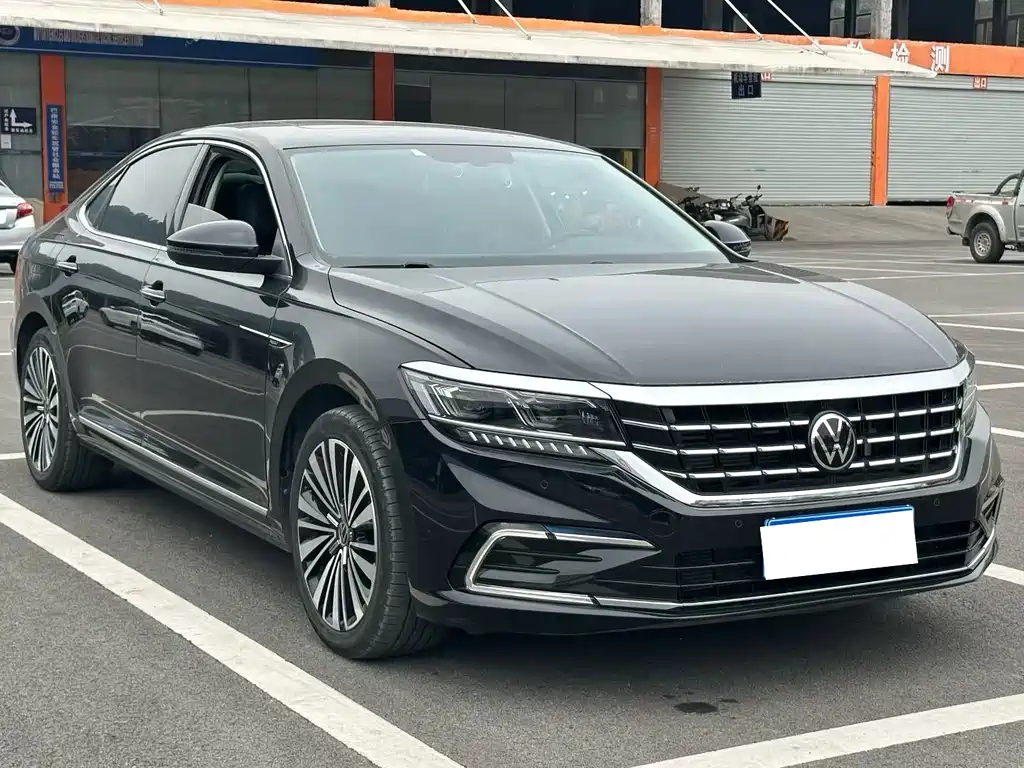 Volkswagen Passat — фото 3