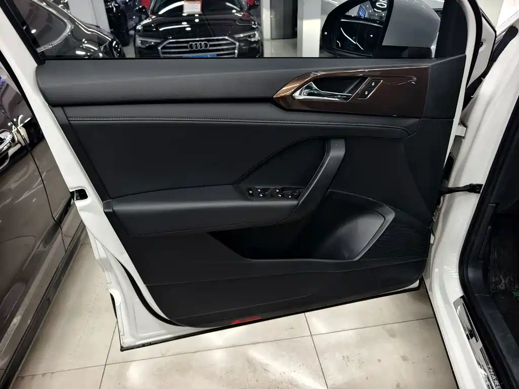 Volkswagen Tharu — фото 4