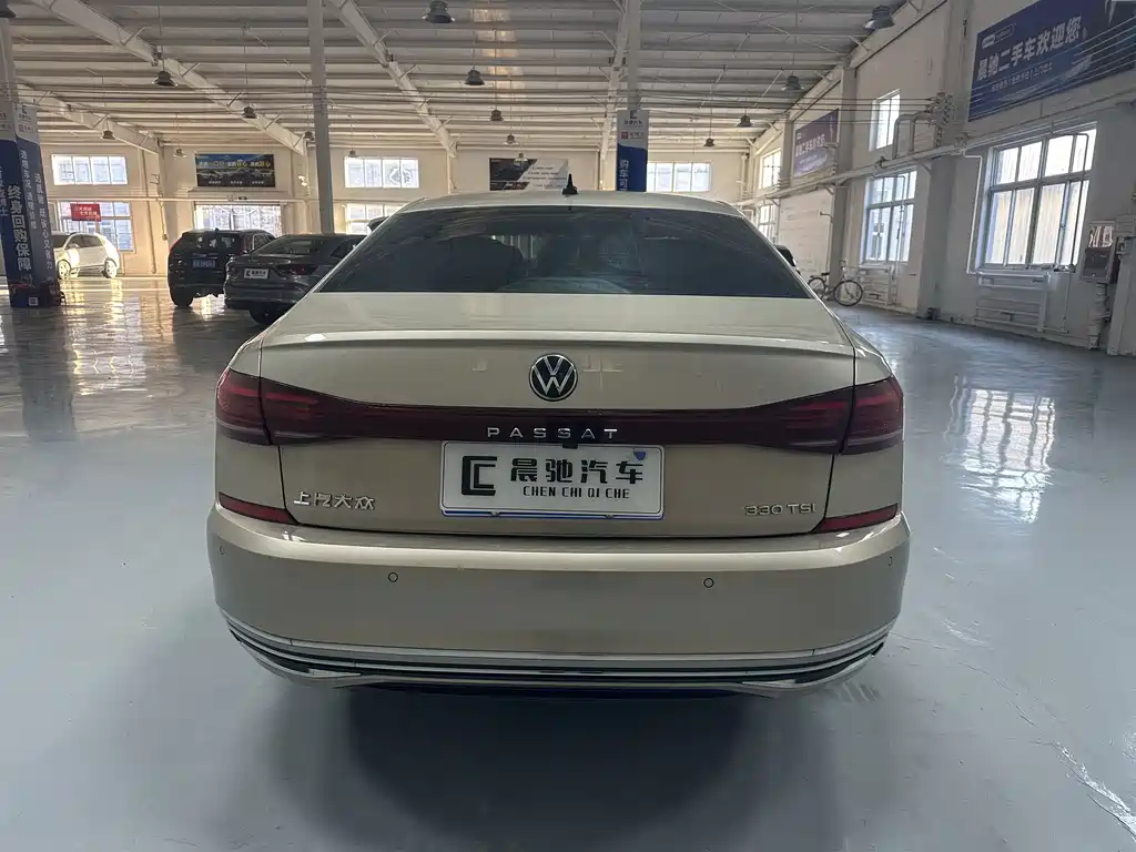 Volkswagen Passat — фото 5