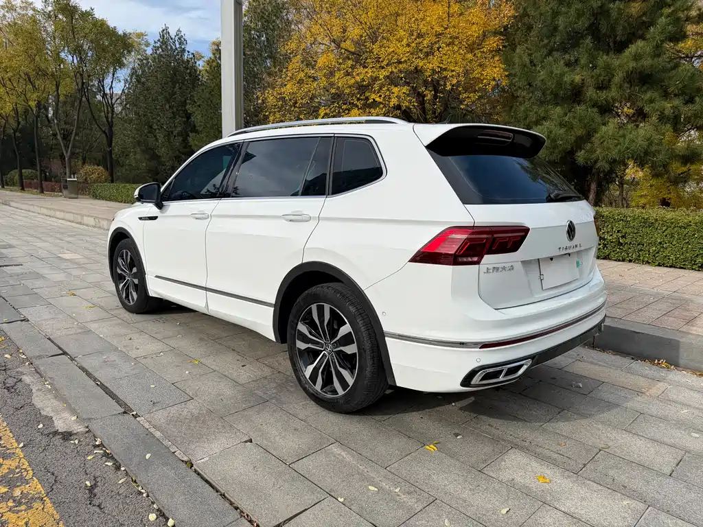 Volkswagen Tiguan L — фото 3