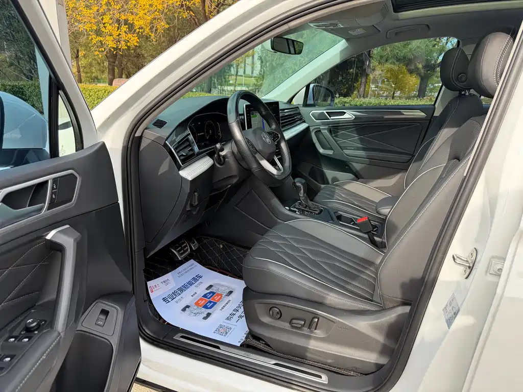 Volkswagen Tiguan L — фото 4