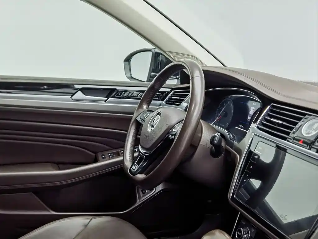 Volkswagen Phideon — фото 22