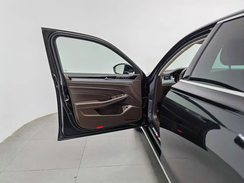 Volkswagen Phideon — фото 8