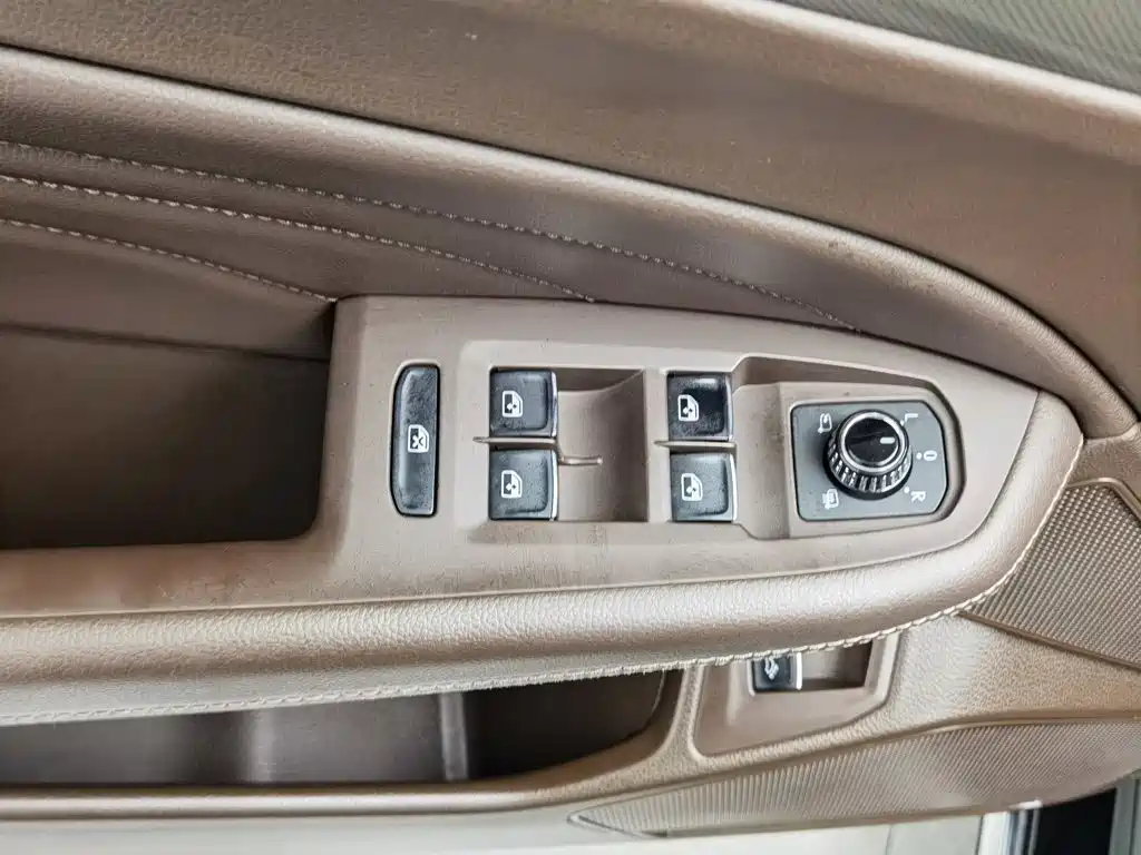Volkswagen Phideon — фото 9