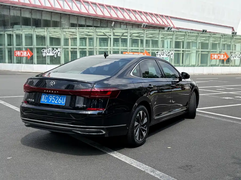 Volkswagen Passat — фото 4