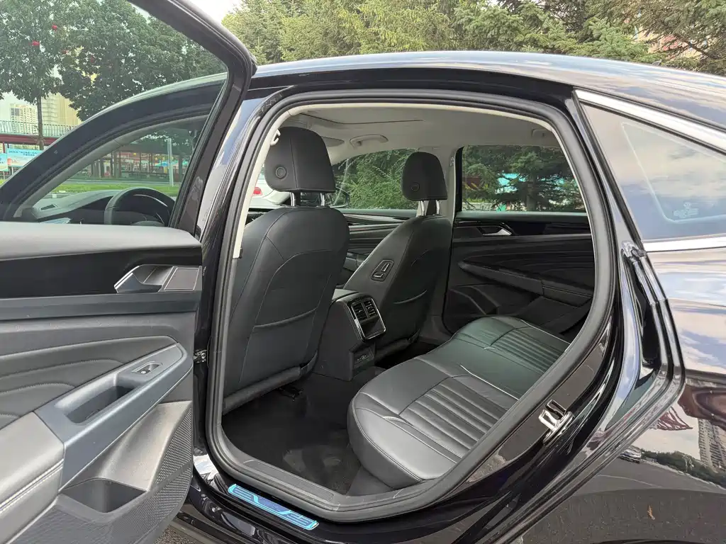 Volkswagen Passat — фото 8