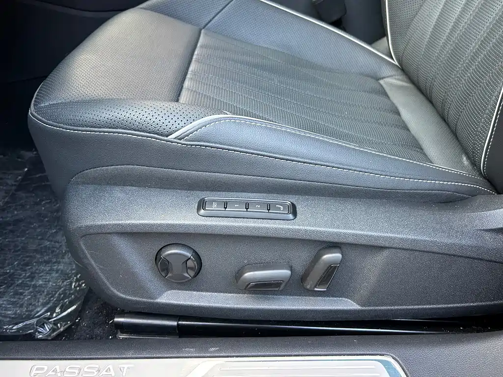 Volkswagen Passat — фото 22