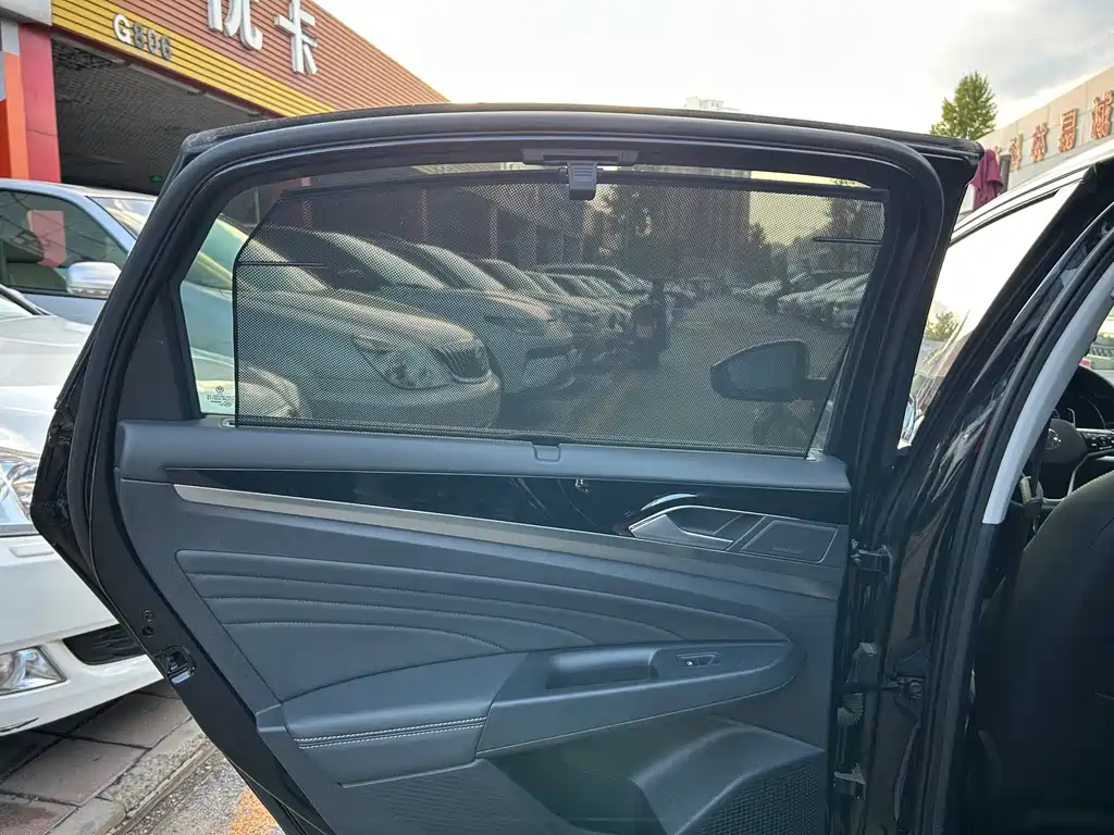 Volkswagen Passat — фото 24