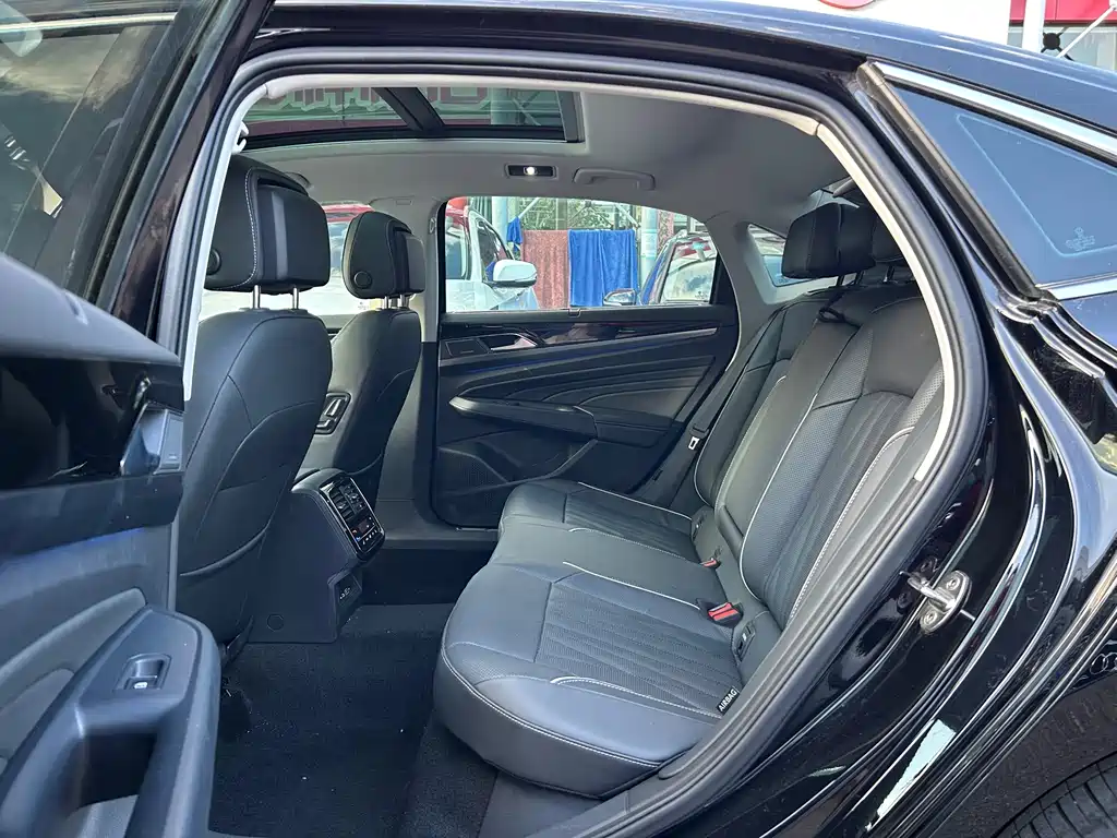 Volkswagen Passat — фото 9