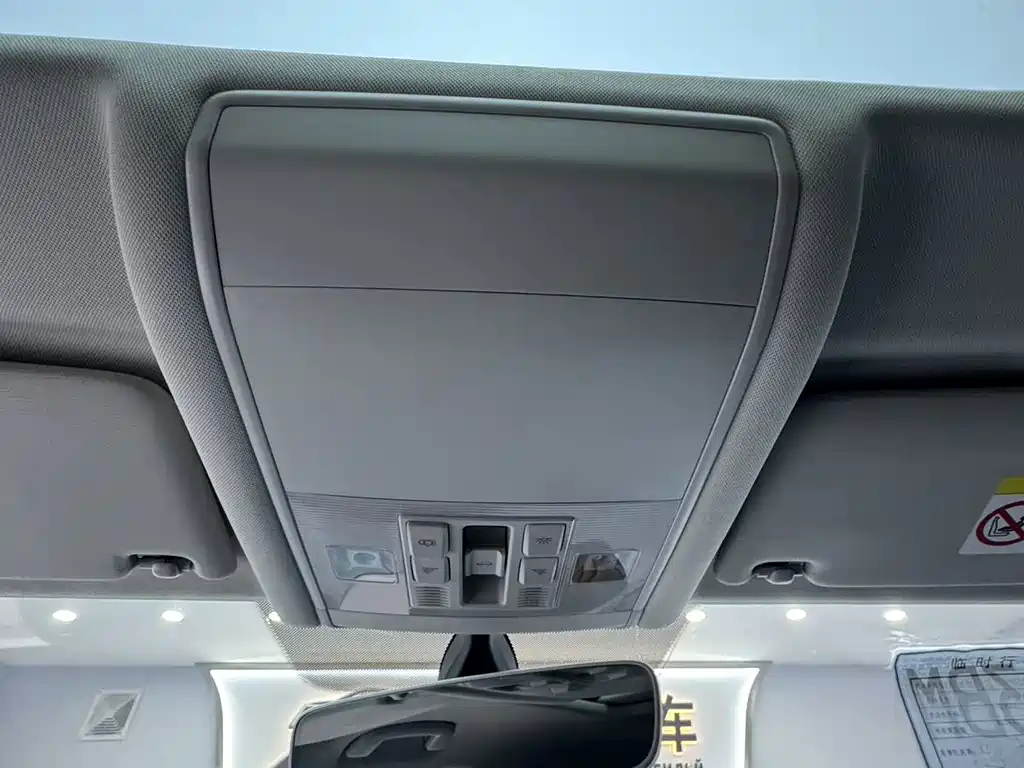 Volkswagen Passat — фото 23