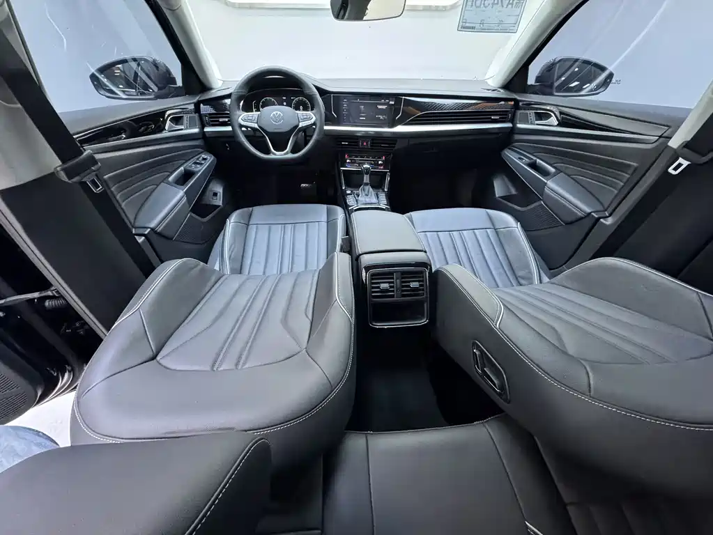 Volkswagen Passat — фото 10