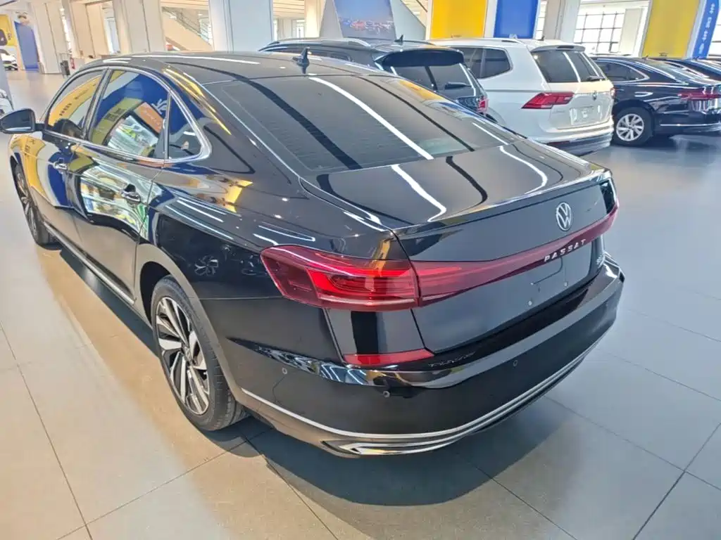 Volkswagen Passat — фото 4