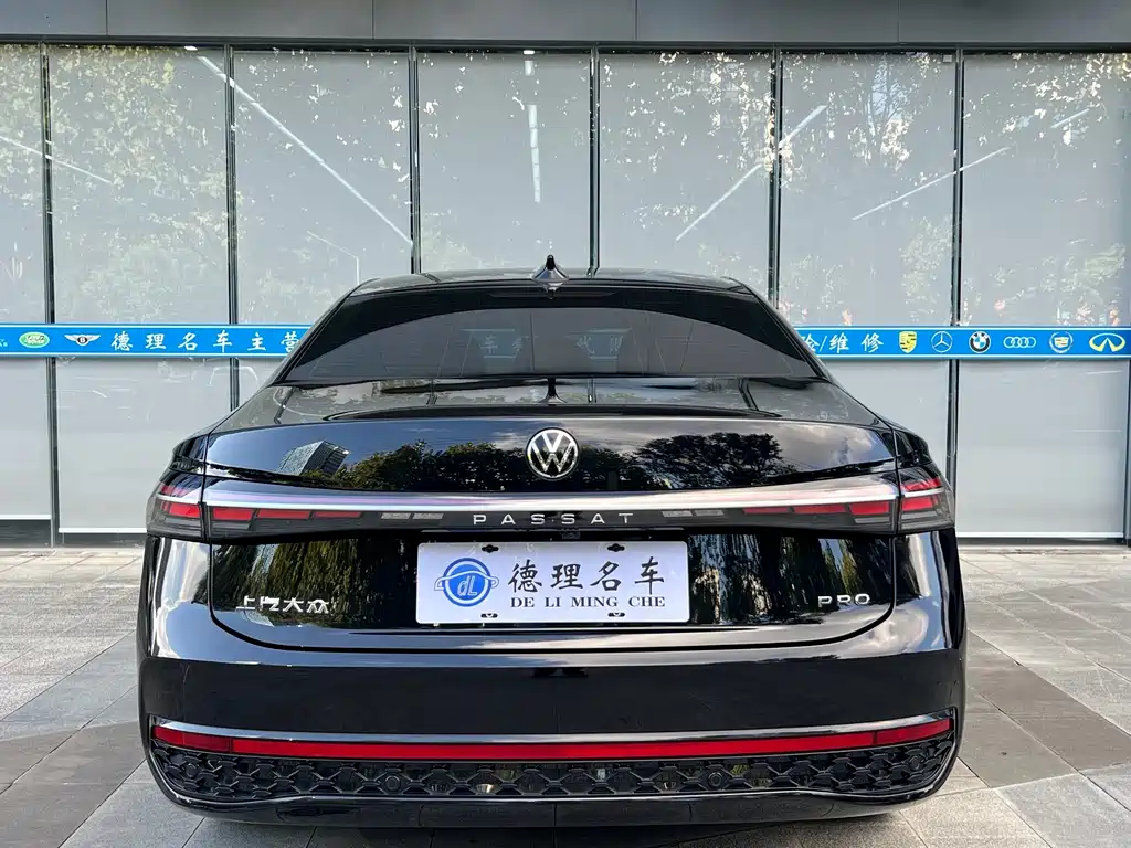 Volkswagen Passat — фото 17