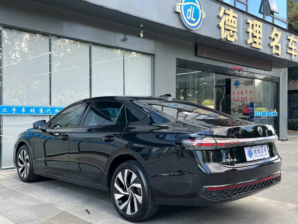 Volkswagen Passat — фото 18