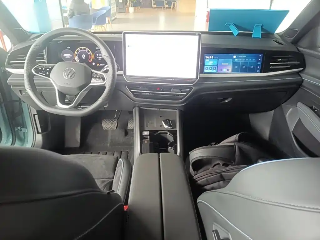 Volkswagen Passat — фото 13