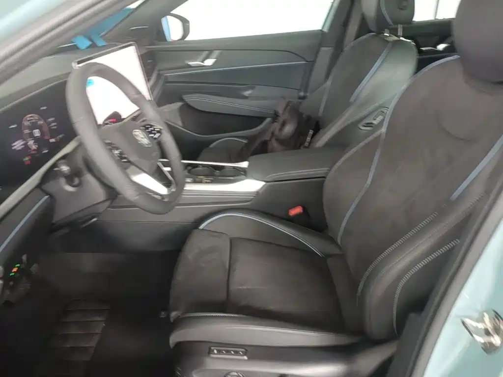 Volkswagen Passat — фото 19
