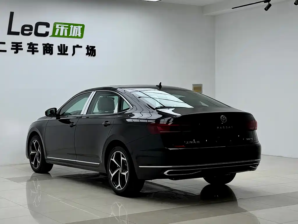 Volkswagen Passat — фото 4