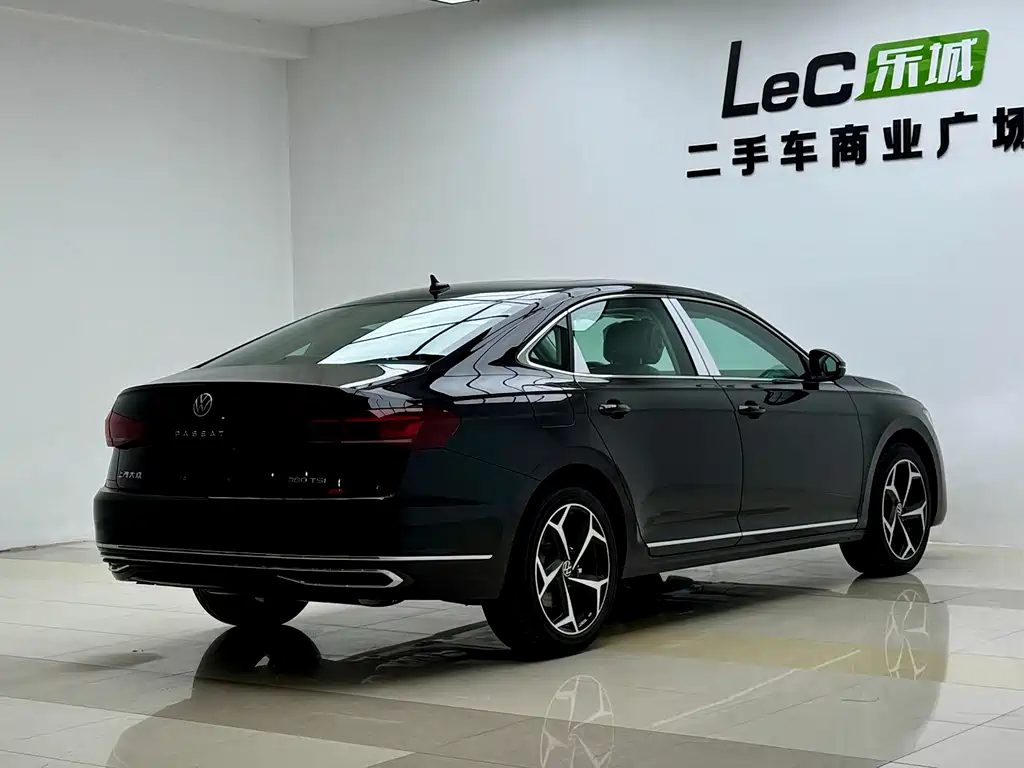 Volkswagen Passat — фото 6