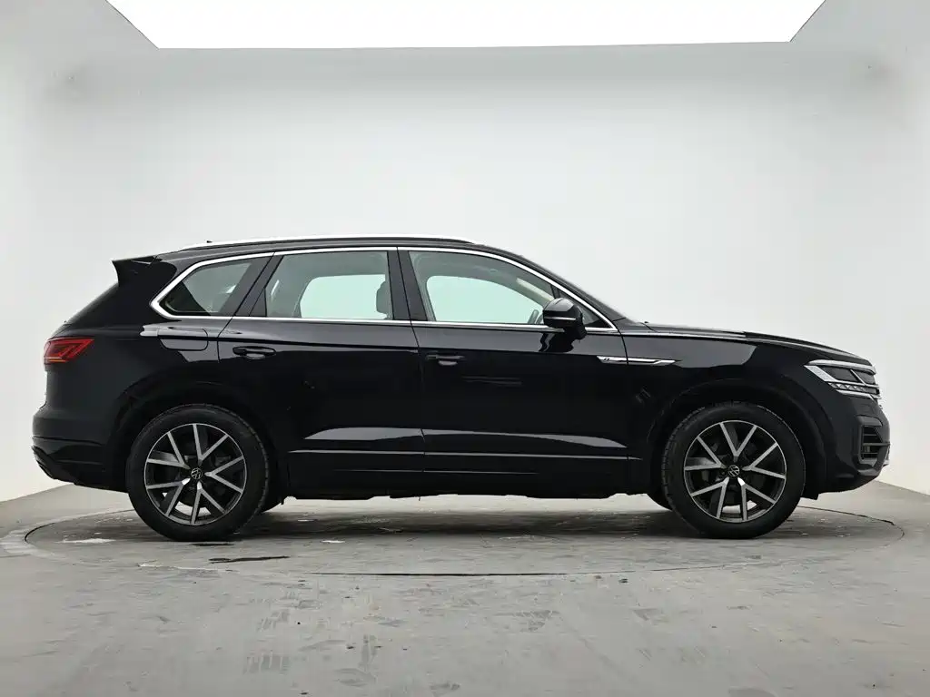 Volkswagen Touareg — фото 5