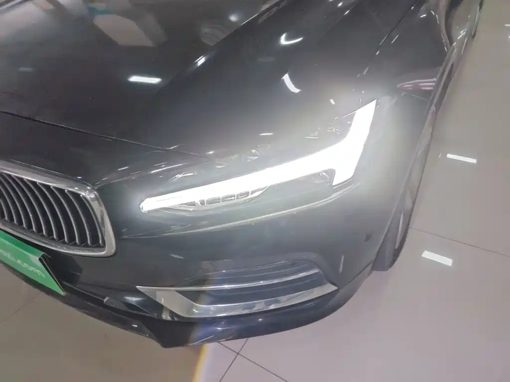 Volvo S90 — фото 23