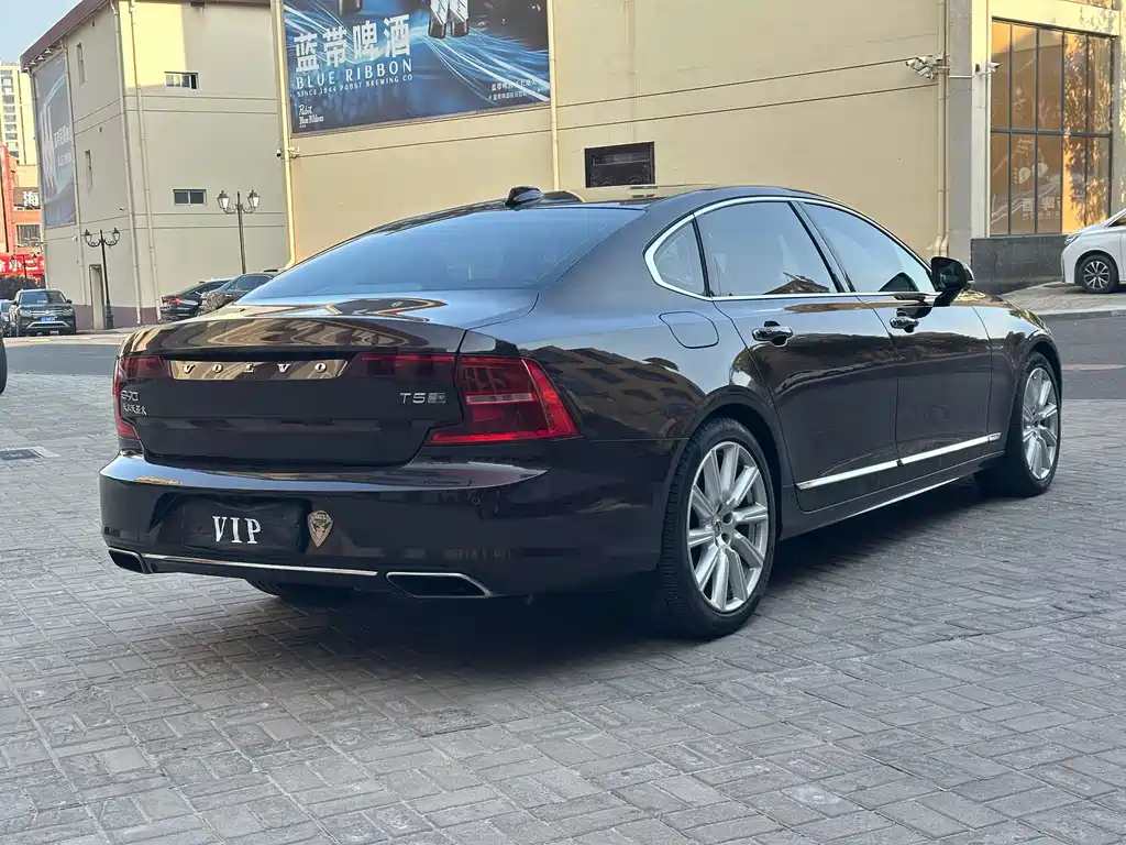 Volvo S90 — фото 9